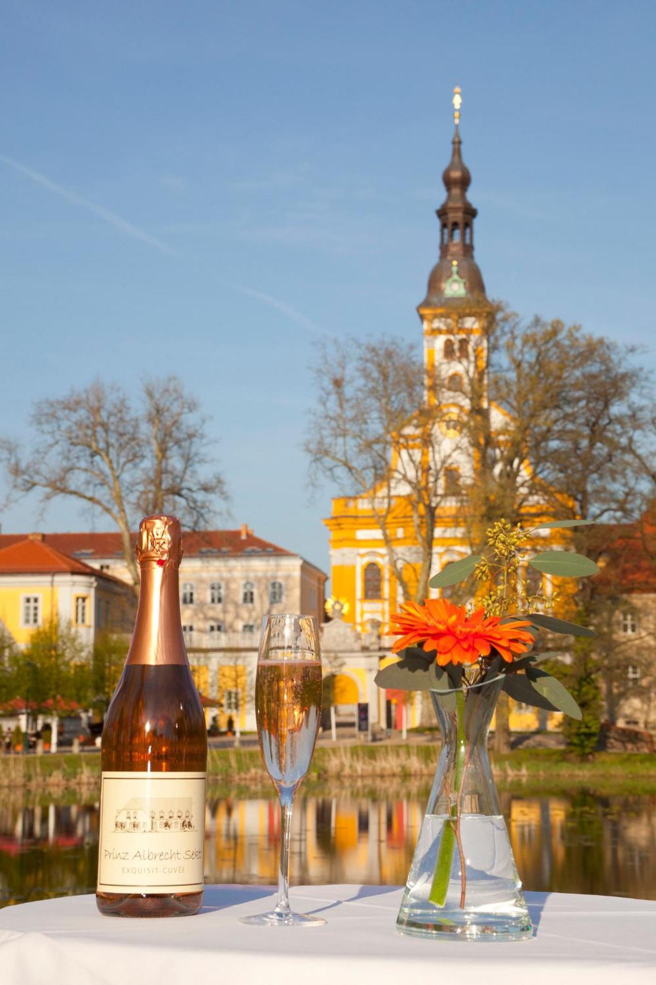 Hotel Prinz Albrecht Neuzelle Bagian luar foto