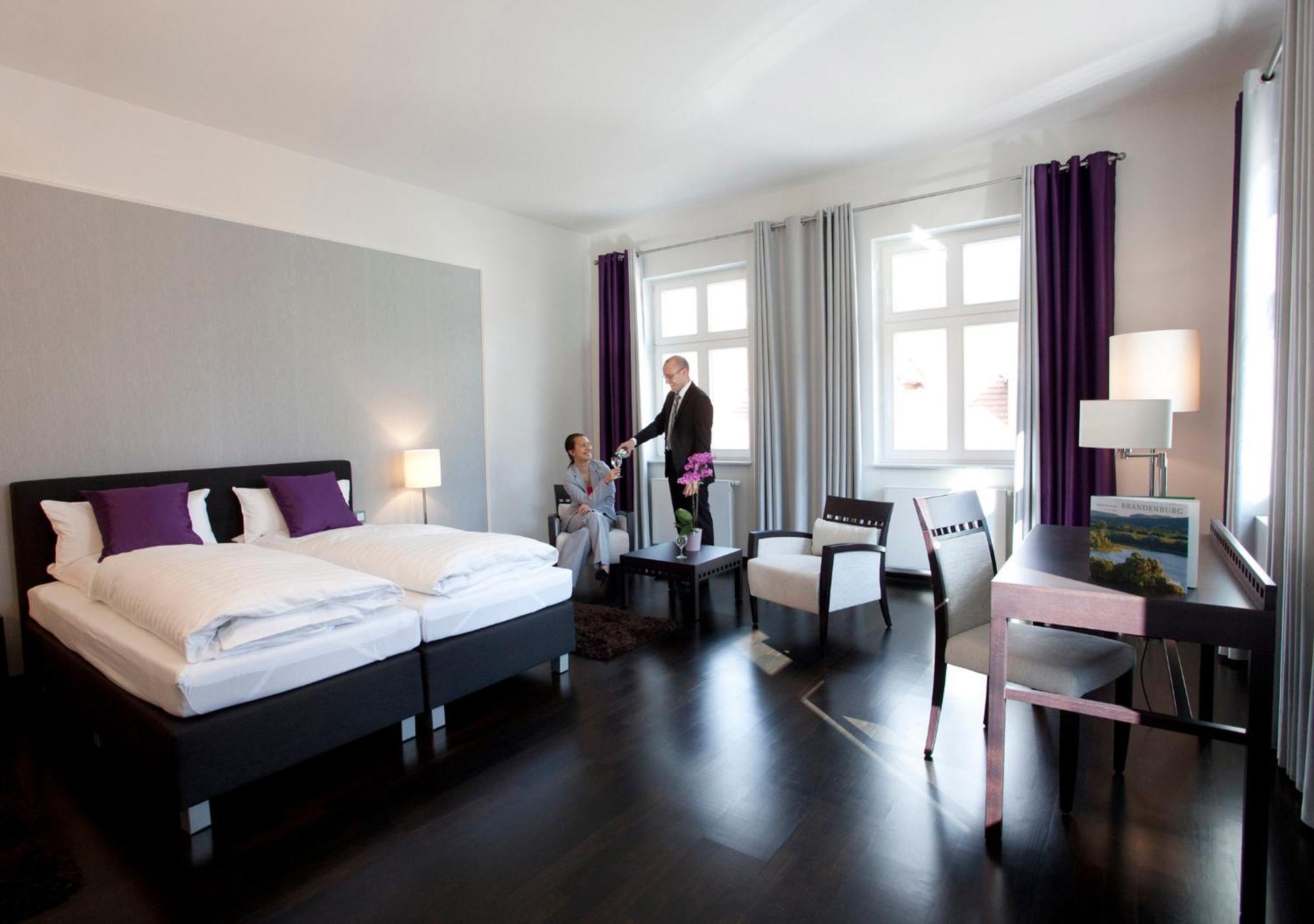 Hotel Prinz Albrecht Neuzelle Bagian luar foto