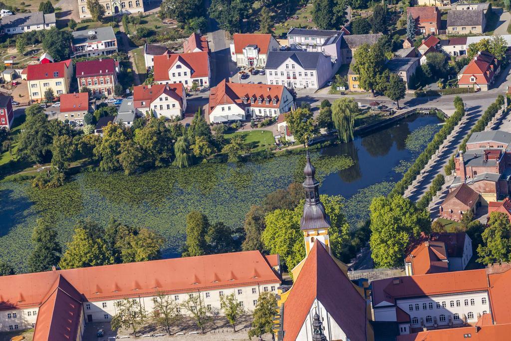 Hotel Prinz Albrecht Neuzelle Bagian luar foto